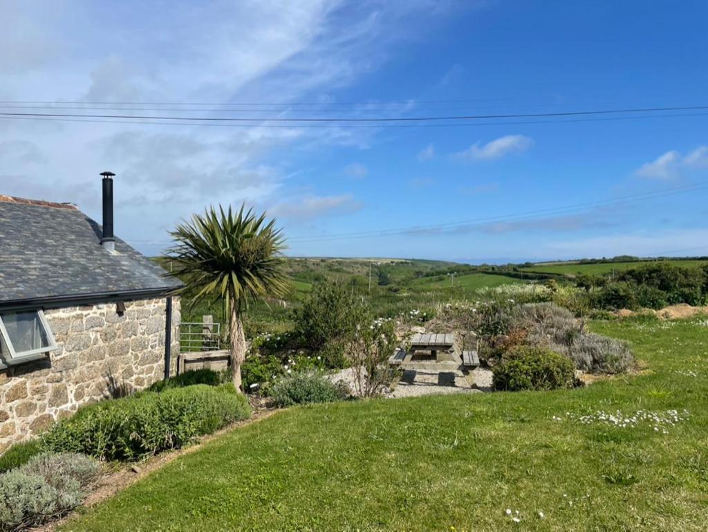 Trengothal Barn Apartment Porthcurno ภายนอก รูปภาพ