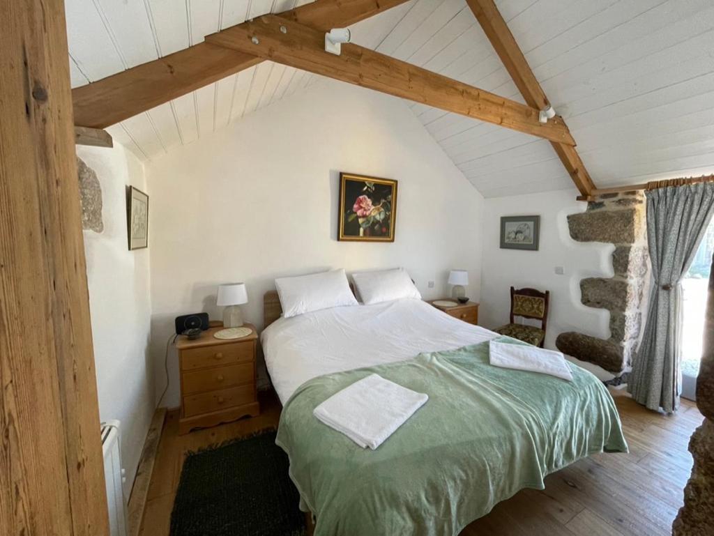 Trengothal Barn Apartment Porthcurno ภายนอก รูปภาพ