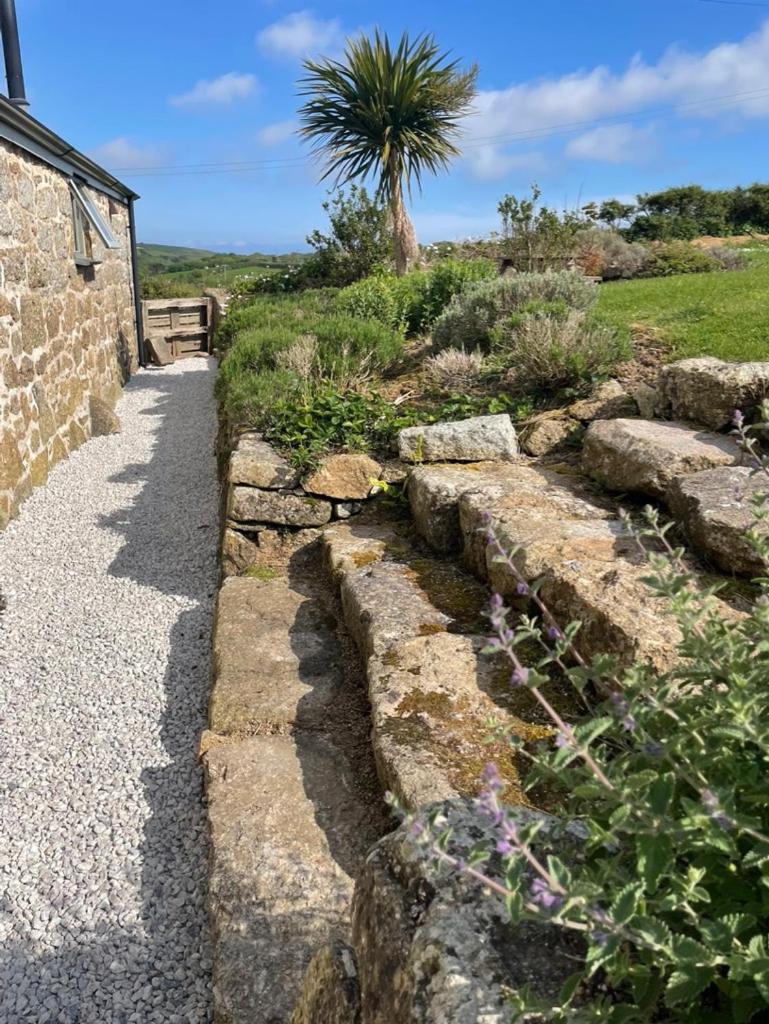 Trengothal Barn Apartment Porthcurno ภายนอก รูปภาพ
