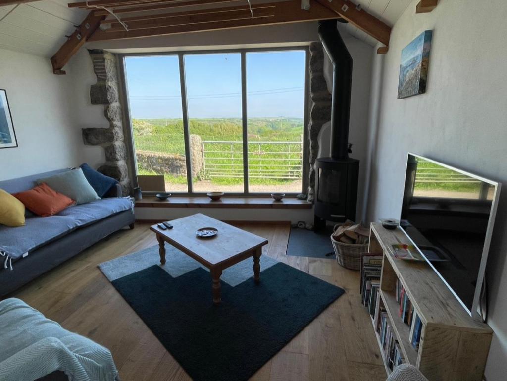Trengothal Barn Apartment Porthcurno ภายนอก รูปภาพ