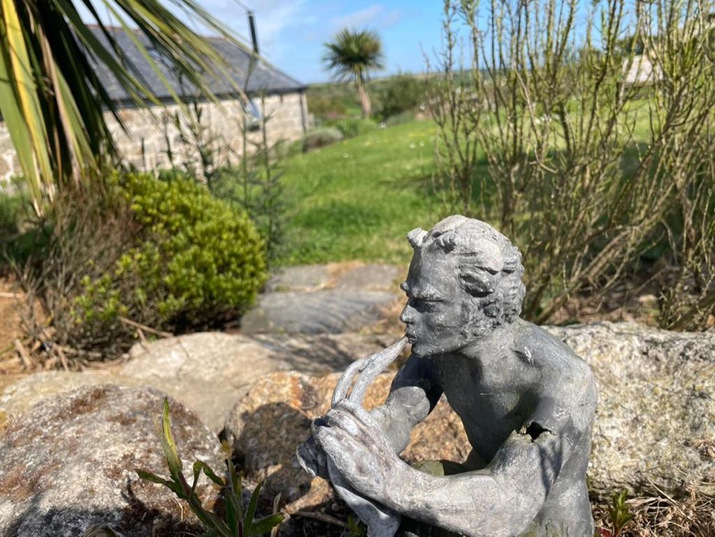 Trengothal Barn Apartment Porthcurno ภายนอก รูปภาพ