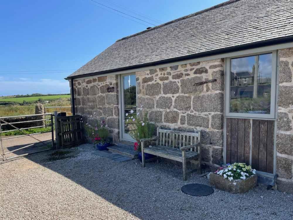 Trengothal Barn Apartment Porthcurno ภายนอก รูปภาพ